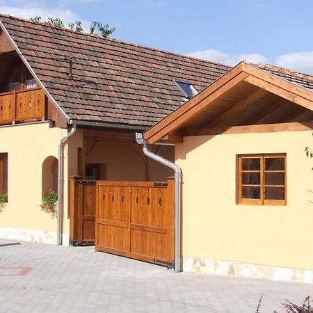 Villa Giulia Vendeghaz Verpelet Exterior photo