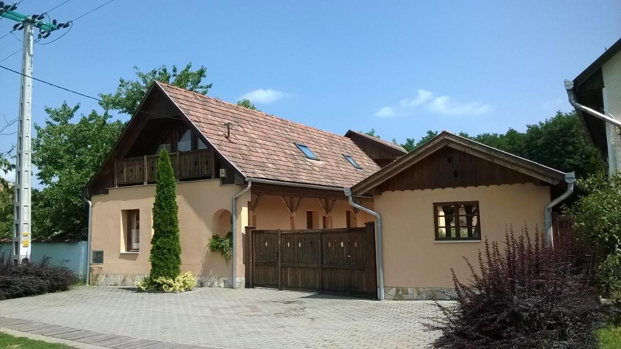 Villa Giulia Vendeghaz Verpelet Exterior photo